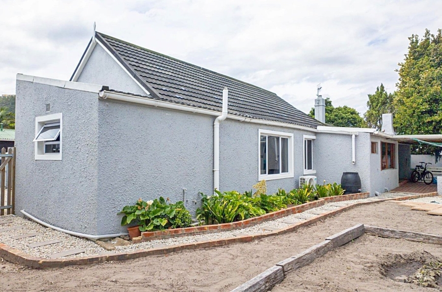 4 Bedroom Property for Sale in Knysna Central Western Cape